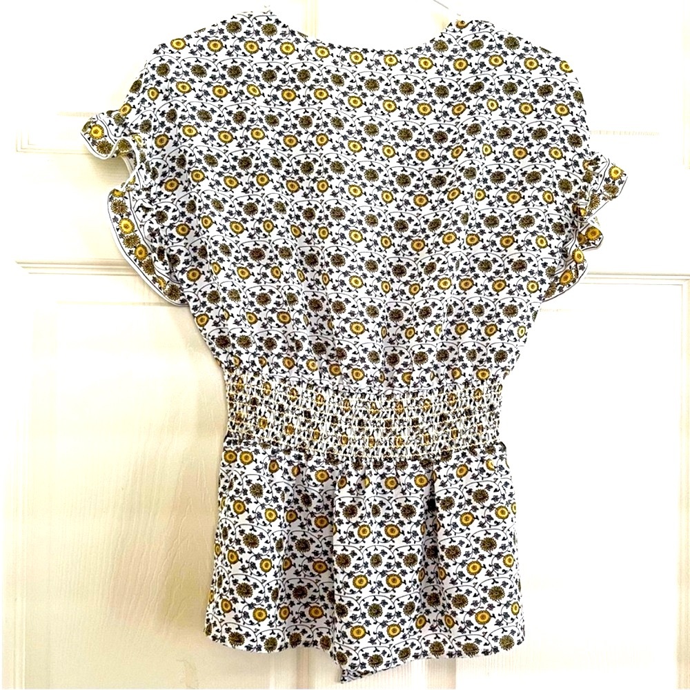MAX STUDIO Floral Ruffle Sleeve Top - Picture 6 of 8
